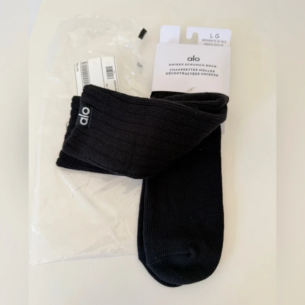 ALO Yoga Black Casual Scrunch Long Socks - Picture 3 of 5